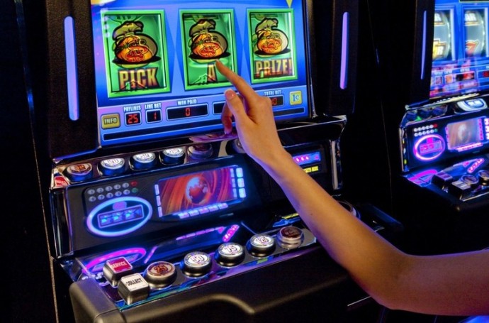 Jogue slot machines de bitcoin online grátis